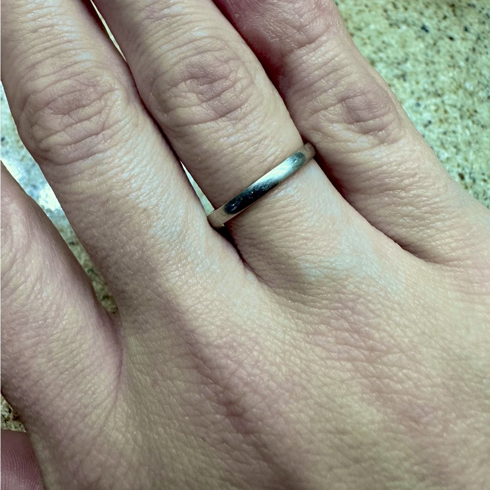 14k White gold band size 7